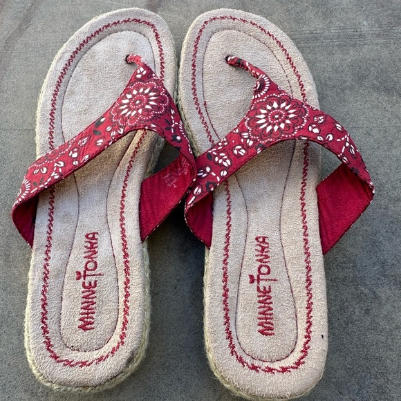 Minnetonka Shoes - Minnetonka Red Bandana Leather Rope Flip Flop Sandals Size 7